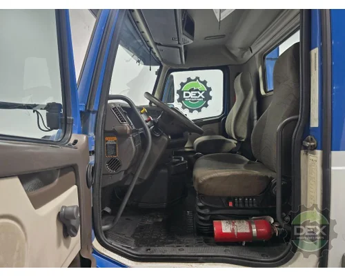 VOLVO VNM 200 Cab