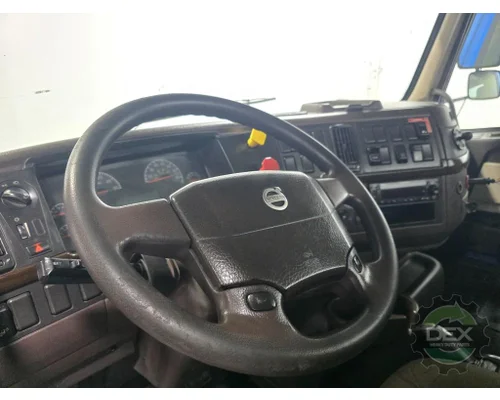 VOLVO VNM 200 Cab