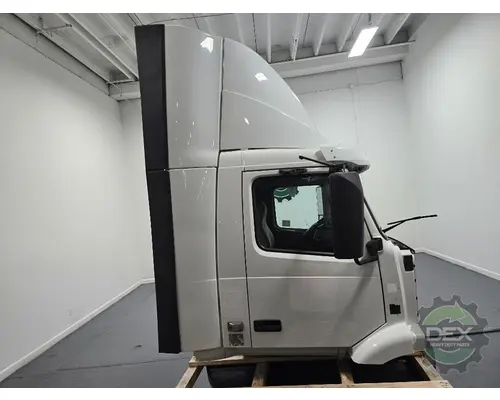VOLVO VNM 200 Cab