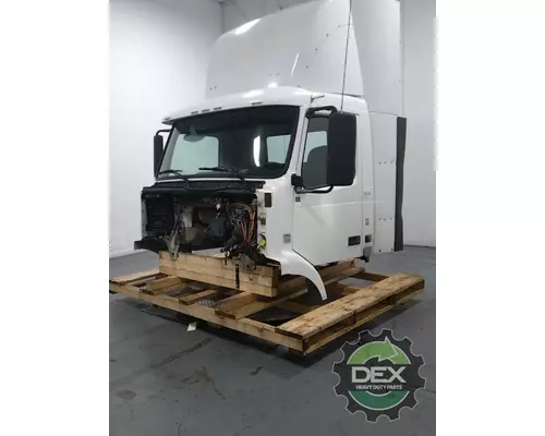 VOLVO VNM42T 8102 cab, complete