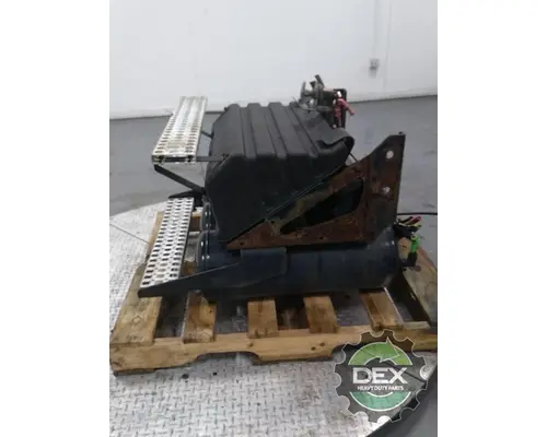 VOLVO VNM42T Battery Box