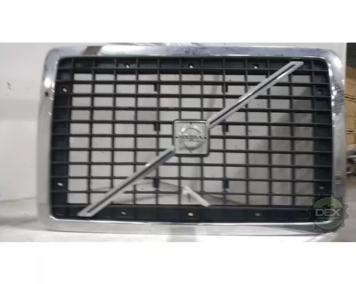 VOLVO VNM430 8231 radiator grille