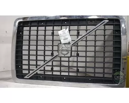 VOLVO VNM430 8231 radiator grille