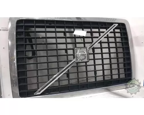 VOLVO VNM430 8231 radiator grille