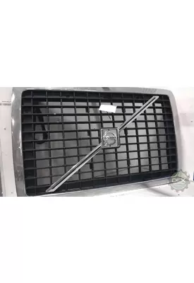 VOLVO VNM430 8231 radiator grille