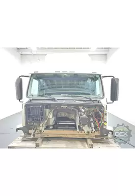 VOLVO VNM430 Cab