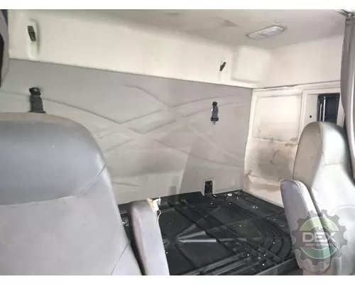 VOLVO VNM430 Cab
