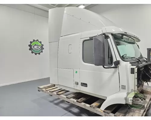 VOLVO VNM430 Cab