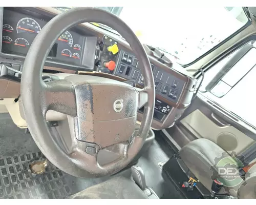 VOLVO VNM430 Cab