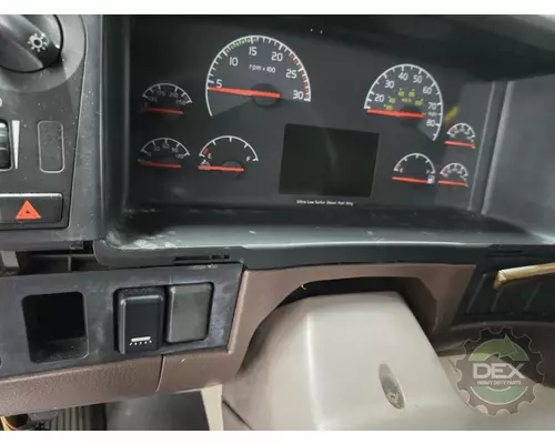 VOLVO VNM430 Cab