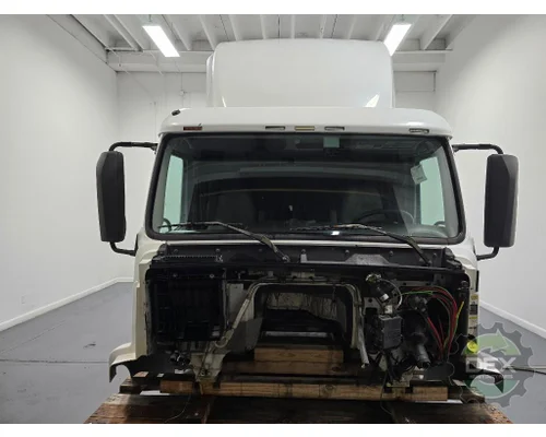 VOLVO VNM430 Cab