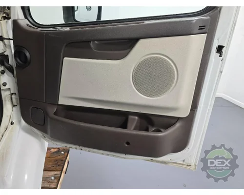 VOLVO VNM430 Cab
