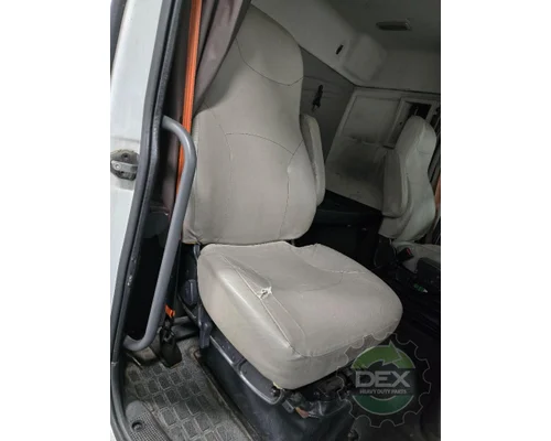 VOLVO VNM430 Cab