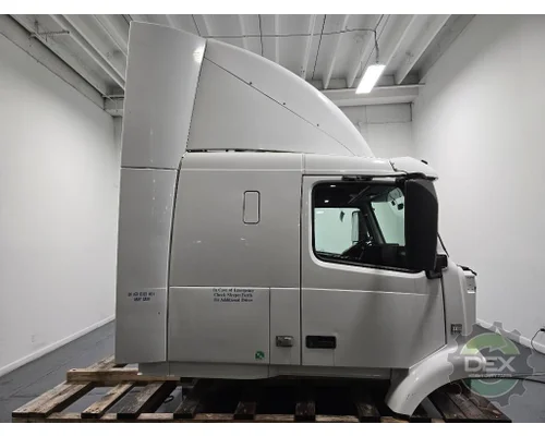 VOLVO VNM430 Cab