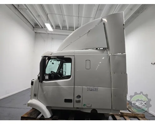 VOLVO VNM430 Cab