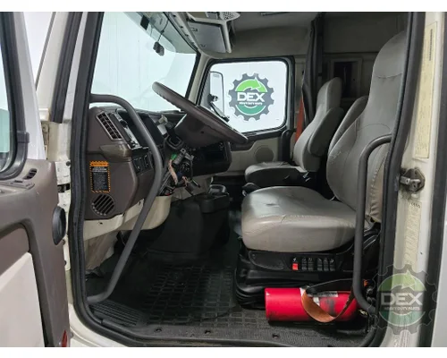 VOLVO VNM430 Cab