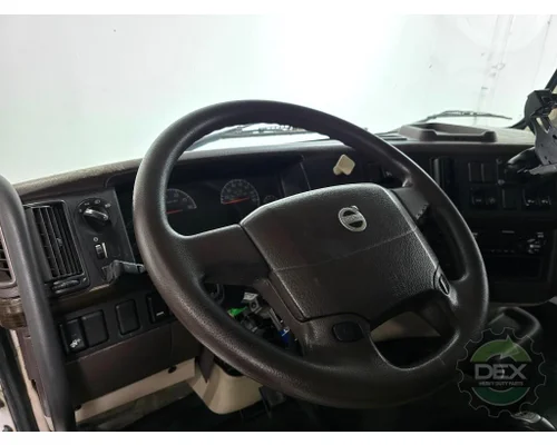 VOLVO VNM430 Cab