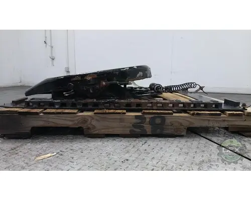 VOLVO VNM430 Fifth Wheel
