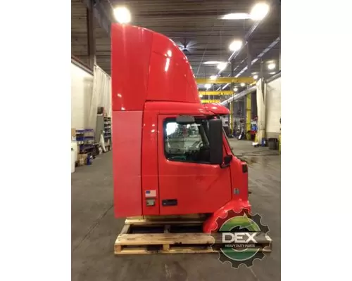 VOLVO VNM 8102 cab, complete