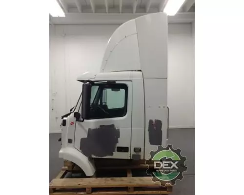 VOLVO VNM 8102 cab, complete