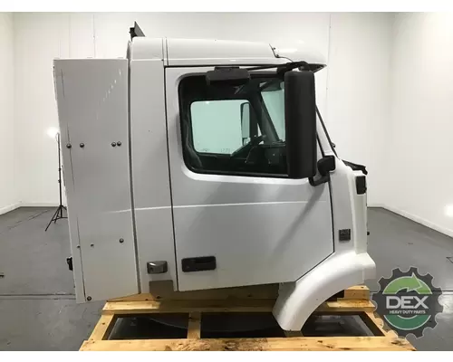 VOLVO VNM 8102 cab, complete