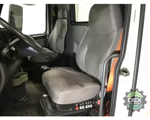 VOLVO VNM 8102 cab, complete