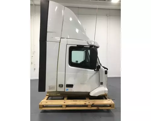 VOLVO VNM 8102 cab, complete