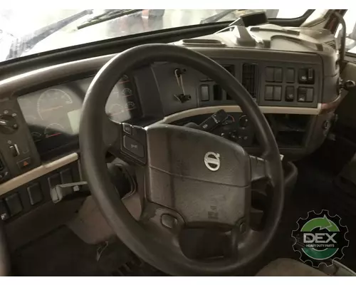 VOLVO VNM 8102 cab, complete