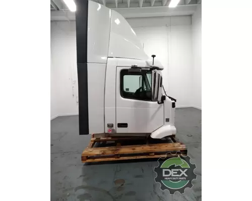 VOLVO VNM 8102 cab, complete