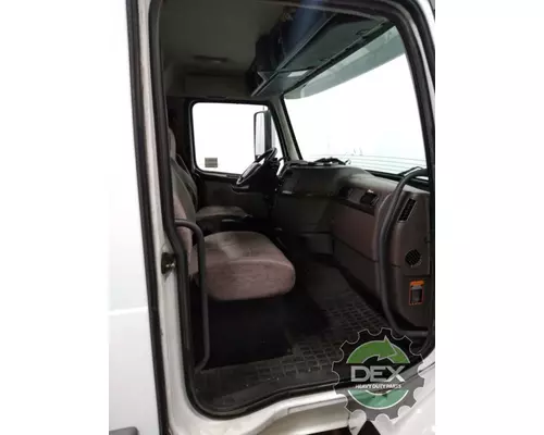 VOLVO VNM 8102 cab, complete