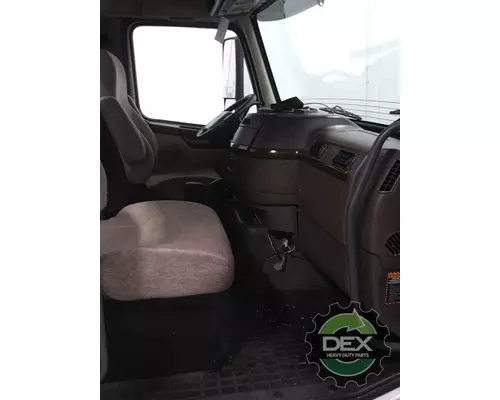 VOLVO VNM 8102 cab, complete