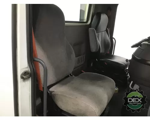 VOLVO VNM 8102 cab, complete