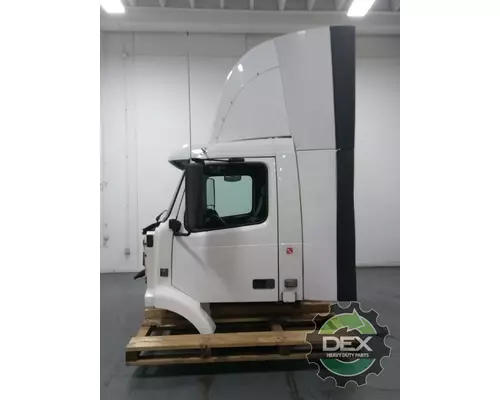 VOLVO VNM 8102 cab, complete