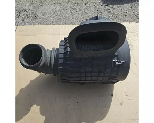 VOLVO VNM AIR CLEANER