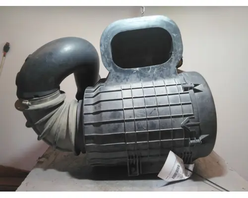 VOLVO VNM AIR CLEANER