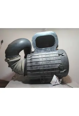 VOLVO VNM AIR CLEANER