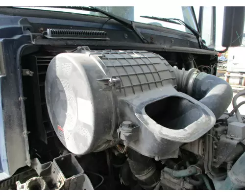 VOLVO VNM AIR CLEANER