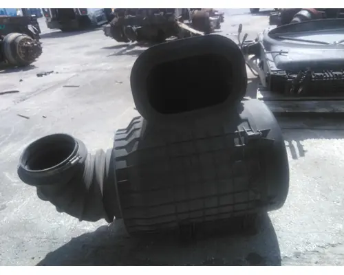 VOLVO VNM AIR CLEANER