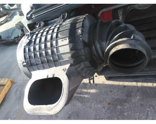 VOLVO VNM AIR CLEANER