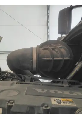 VOLVO VNM AIR CLEANER