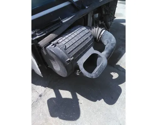 VOLVO VNM AIR CLEANER