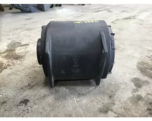 VOLVO VNM AIR CLEANER