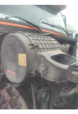VOLVO VNM AIR CLEANER