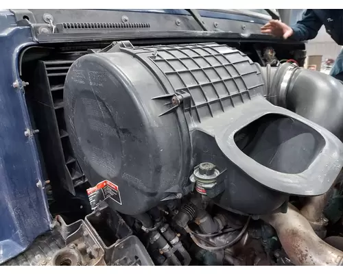 VOLVO VNM AIR CLEANER