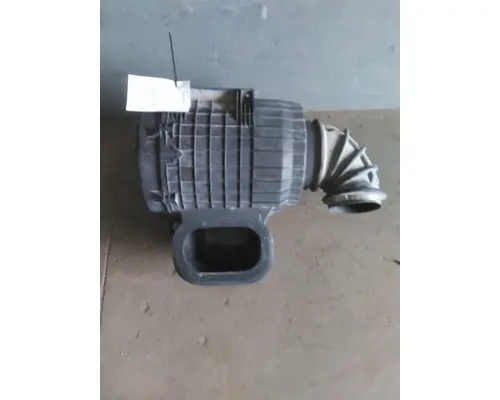 VOLVO VNM AIR CLEANER