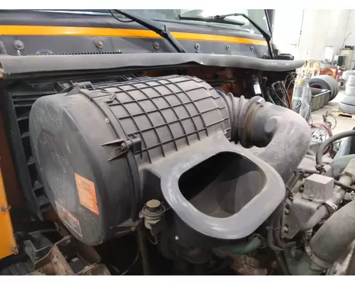 VOLVO VNM AIR CLEANER