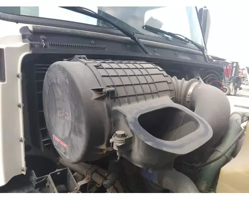 VOLVO VNM AIR CLEANER