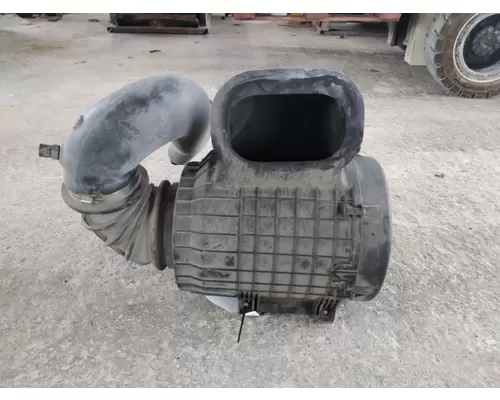VOLVO VNM AIR CLEANER