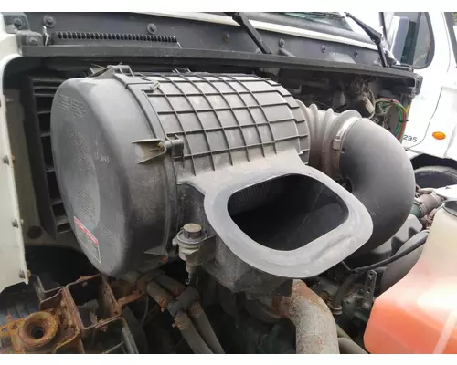 VOLVO VNM AIR CLEANER