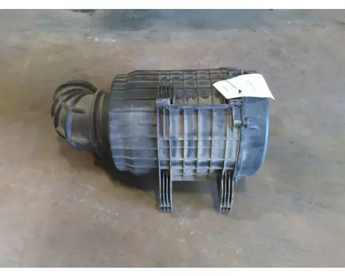 VOLVO VNM AIR CLEANER